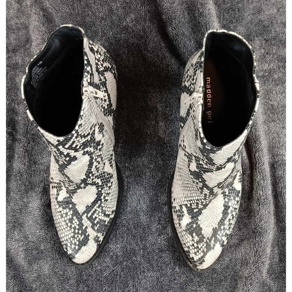 Madden Girl Snakeskin Print Ankle‎ Boots Black Heel Side Zip Size 9.5M